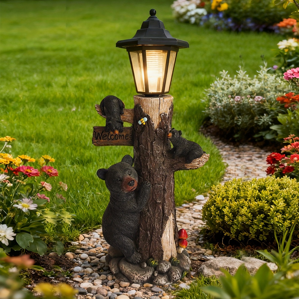 Outdoor Lighting On Trees - Statua di orso nero con insegna