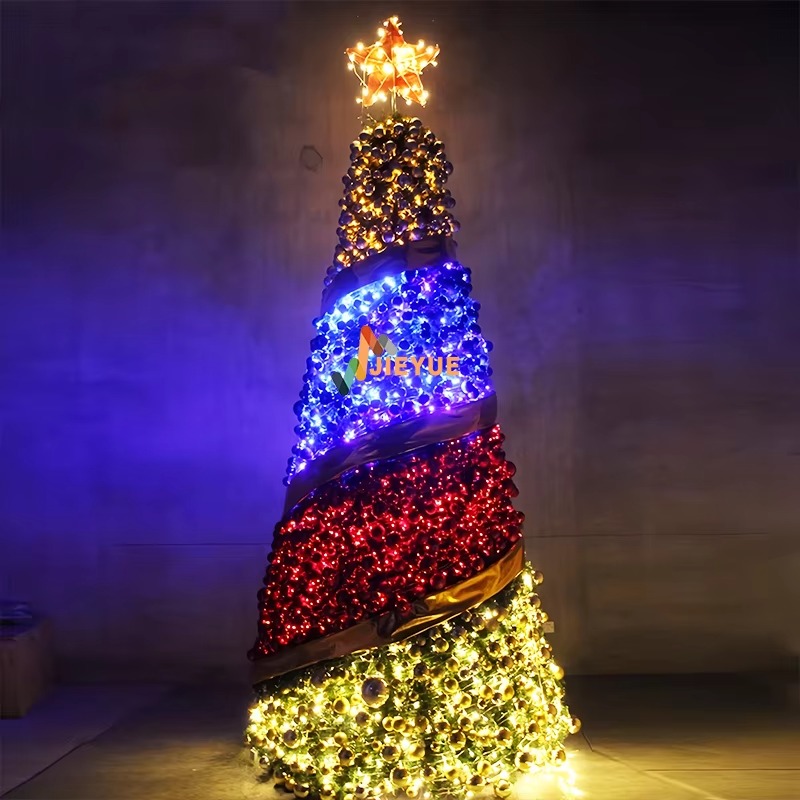 Alberi di Natale artificiali a - Outdoor Lighting Art recensione e prezzo