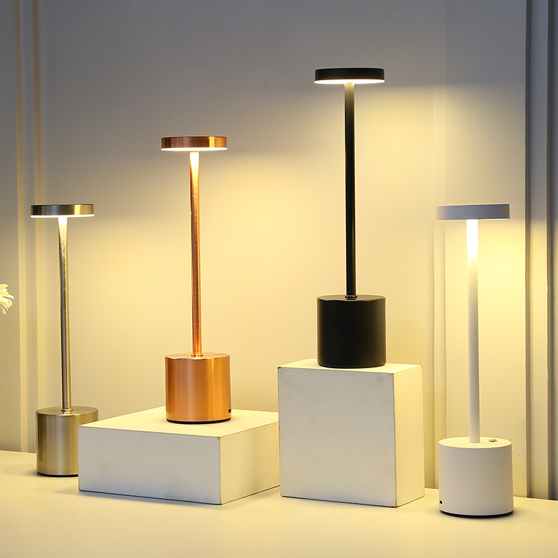 Lampada da tavolo a LED ricari - Outdoor Lighting Art recensione e prezzo