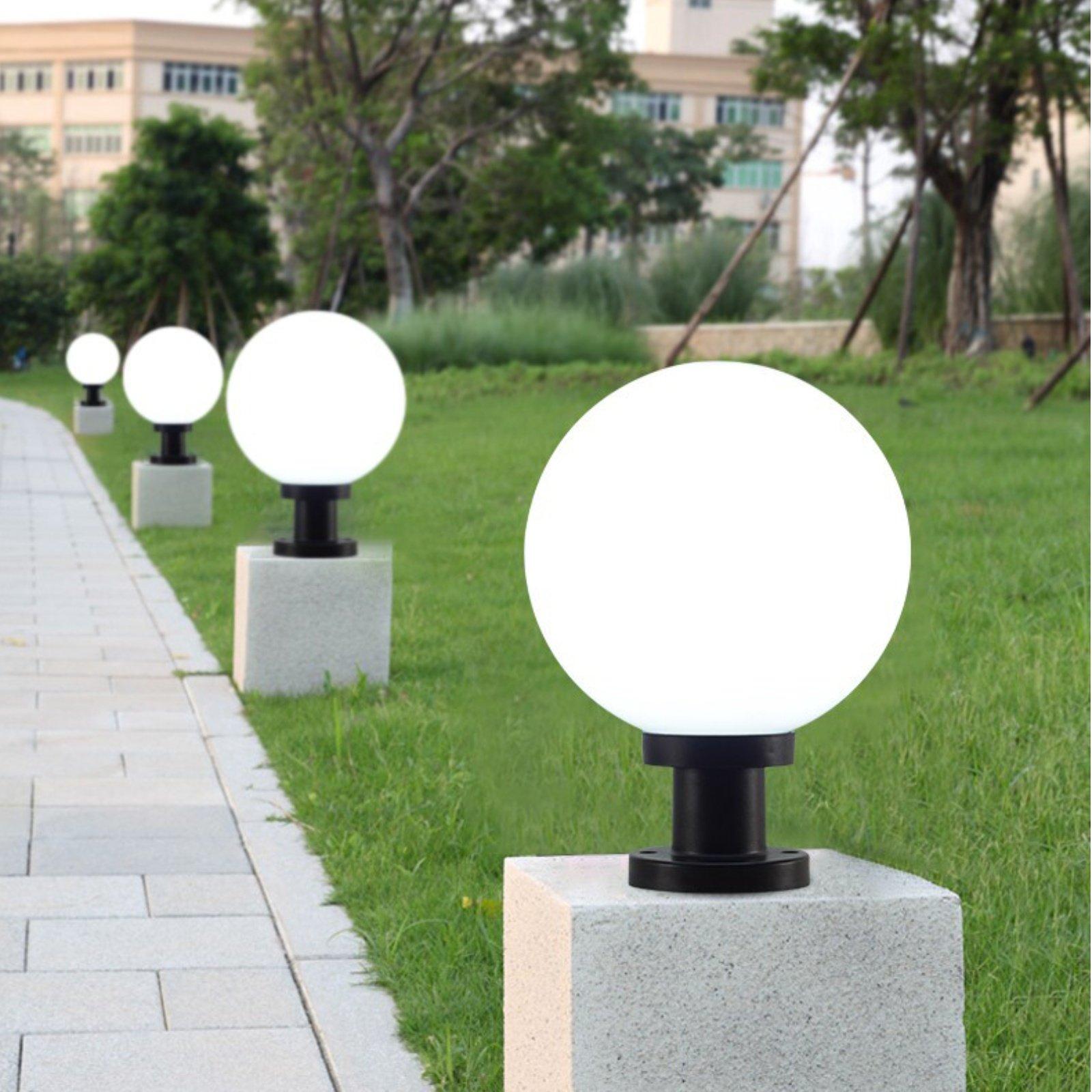 Lampada Solare Sferica da Este - Outdoor Lighting Yard recensione e prezzo