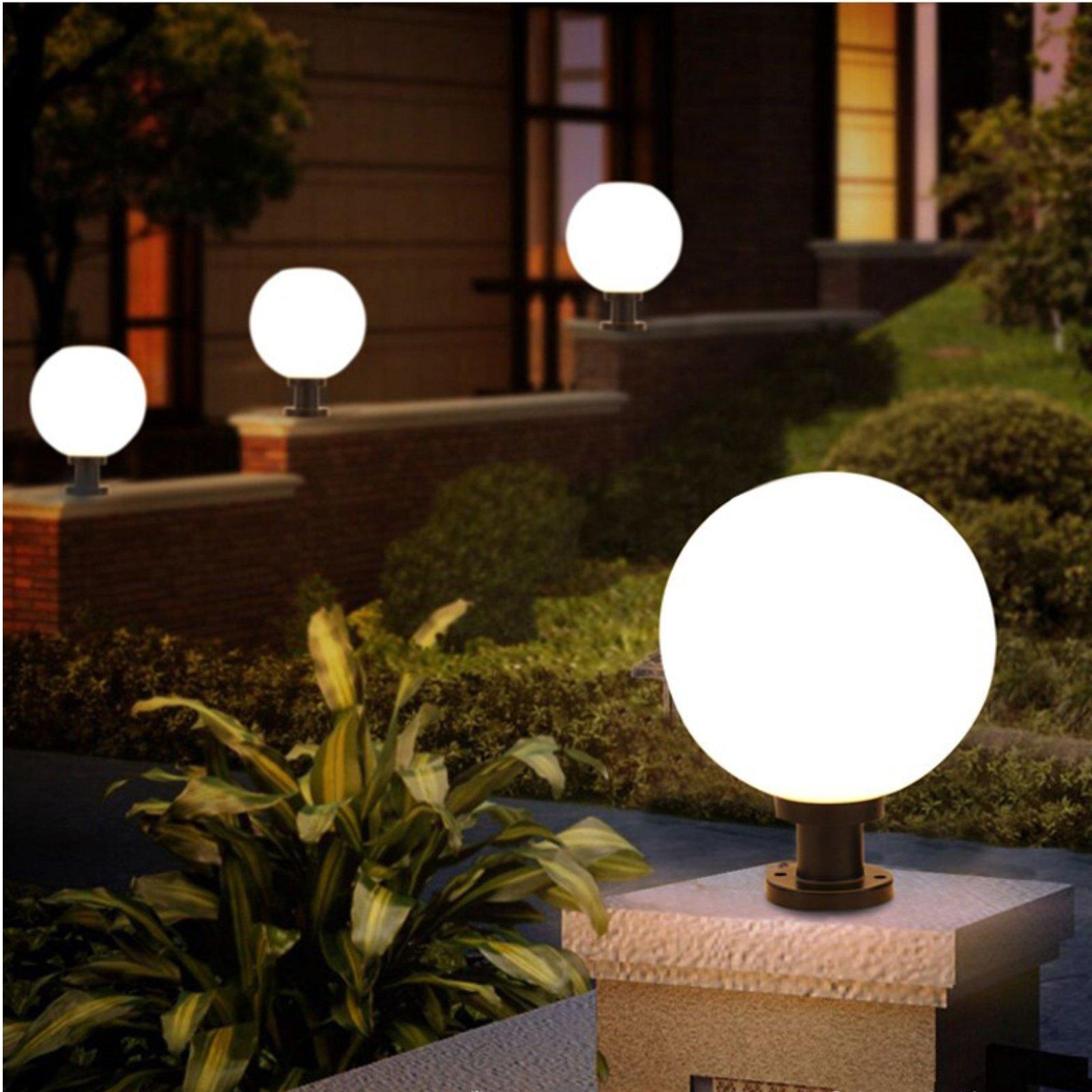 Lampada Solare Sferica da Este - Outdoor Lighting Yard recensione e prezzo